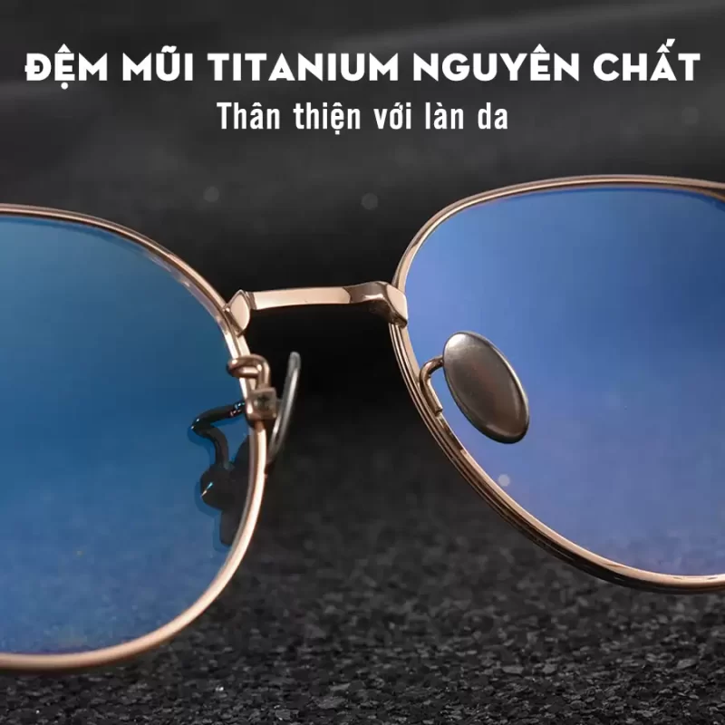 kinh titan nguyen chat han che lo vien kavi a26 gong pure titanium trong kinh chong anh sang xanh doi mau nhanh khi ra nang 1