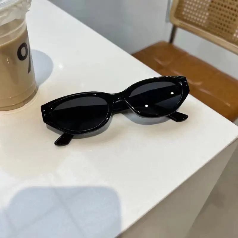 Khám Phá TOP 5 Kính Bayonetta Đang Gây Sốt – Phụ Kiện Đỉnh Cao Xu Hướng Y2K