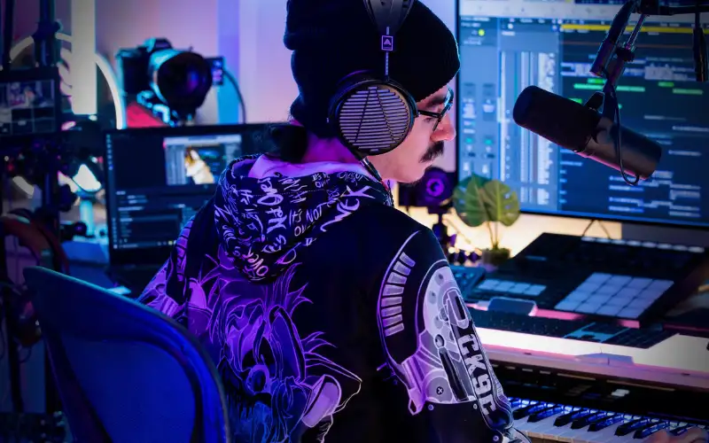 Kính Cho Freelancer: 5 Bí Quyết Chọn Kính Bảo Vệ Mắt, Tăng Năng Suất 16 kinh cho freelancer 11