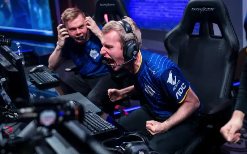 Top 4 Loại Kính Chống Ánh Sáng Xanh Tốt Nhất: Đánh Giá, So Sánh & Hướng Dẫn Chọn Mua 5 kinh chong anh sang xanh tot nhat 3