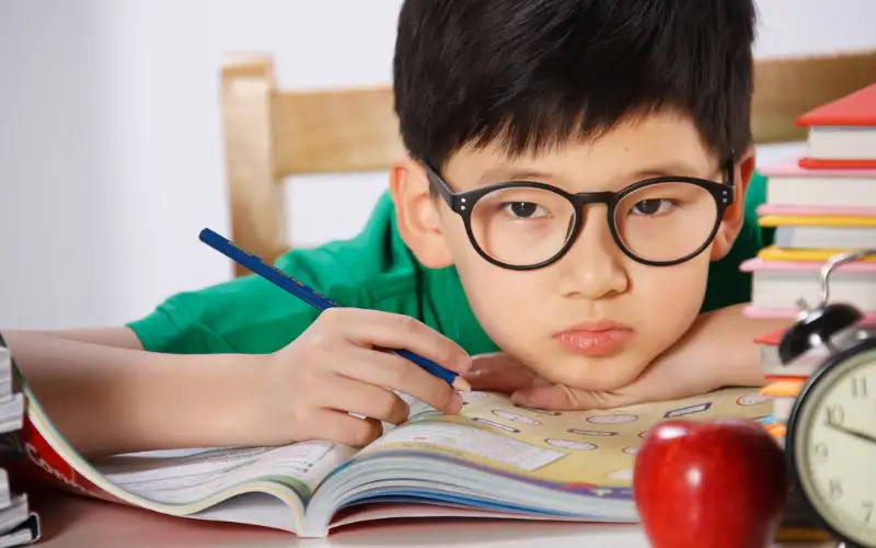 kinh chong tia anh sang xanh chinh hang 5