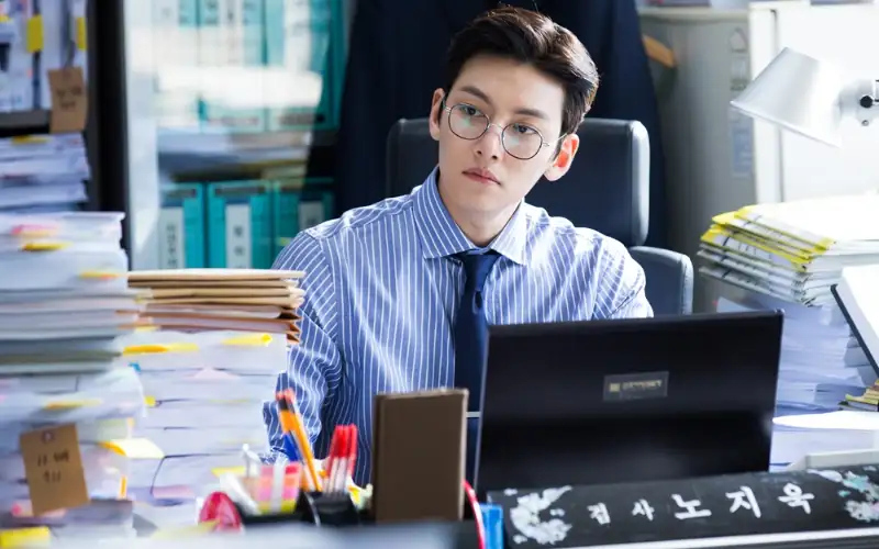 Kính Chống Ánh Sáng Xanh: Bảo Vệ Mắt Toàn Diện Trong Thời Đại Số 2 kinh chong tia anh sang xanh chinh hang 6