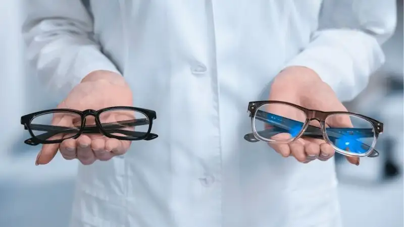 Phân Biệt Kính Chống Ánh Sáng Xanh Thật Giả: Hướng Dẫn Chi Tiết A-Z 6 so sanh kinh chong anh sang