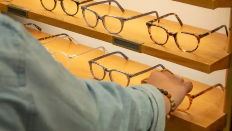 Dia chi cat kinh chong anh sang xanh 16