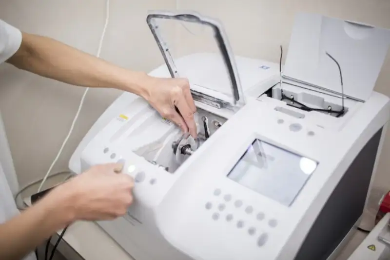 Dia chi cat kinh chong anh sang