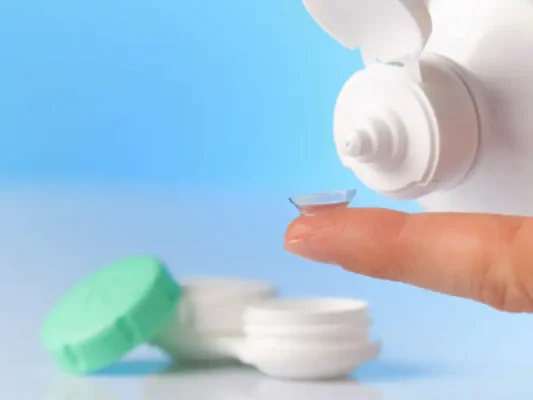 Ưu Nhược Điểm Của Kính Áp Tròng: Cẩm Nang Toàn Diện 10 Uu nhuoc diem kinh ap trong 11