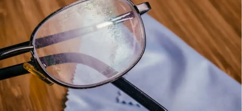 Dau hieu can thay kinh 5