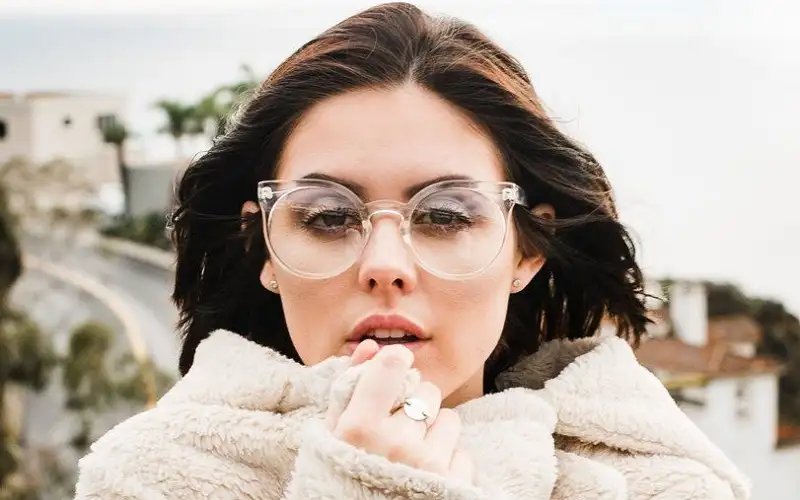 Kinh gong trong suot 16