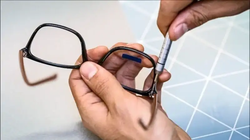 Sửa Chữa Gọng Kính Tại Nhà & Chuyên Nghiệp: Hướng Dẫn Chi Tiết A-Z 12 Sua chua gong kinh tai nha 12
