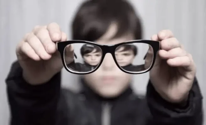 cach chon kinh can voi khuc xa cao 10
