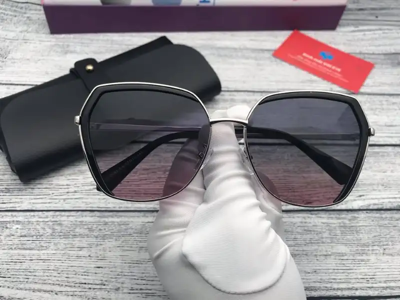 Top 8 dia diem ban kinh ram can chat luong va uy tin nhat ha noi 1