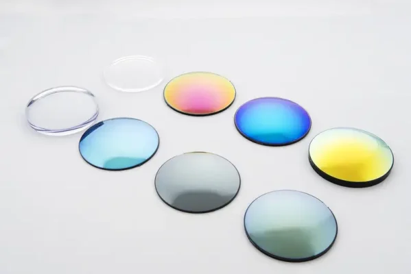 Tròng Kính Râm Cận Loại Nào Chống UV Tốt Nhất Hiện Nay? 4 trong kinh ram can loai nao chong tia uv tot nhat hien nay 2